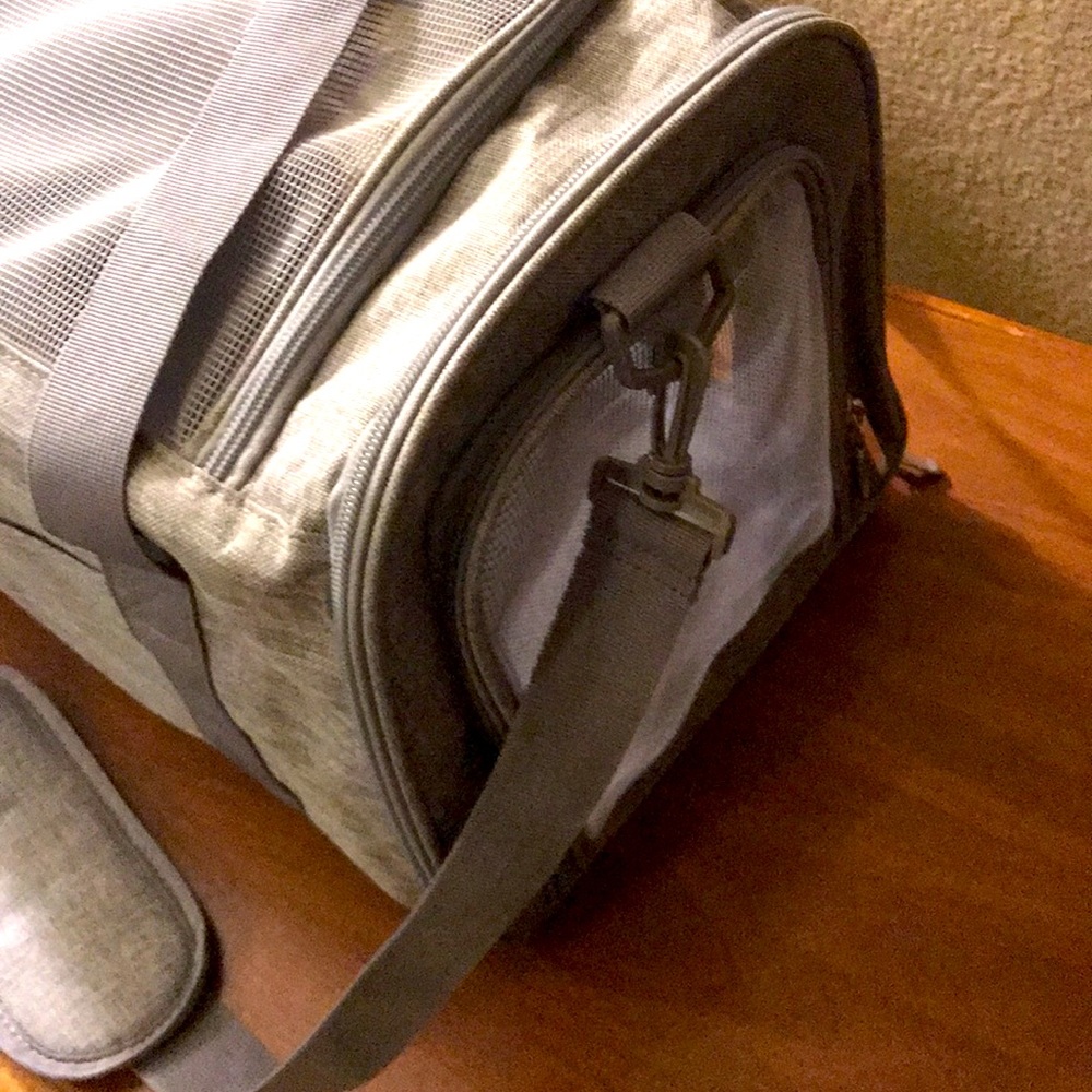 Collapsible Fabric Zipper Grey Pet Carrier Brand New Never Used NWOT